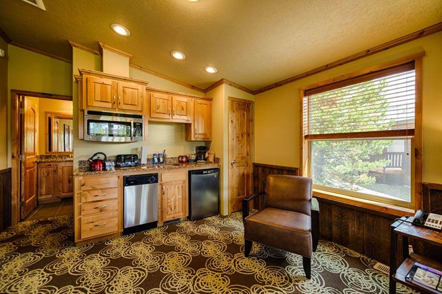 Love to cook? So do we! All Explorer Cabins feature a kitchenette for light cooking.