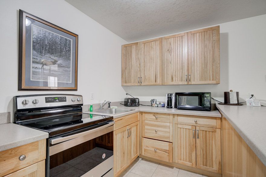 2 King Bed Suite with Mountain View at The Ridgeline Hotel at Yellowstone