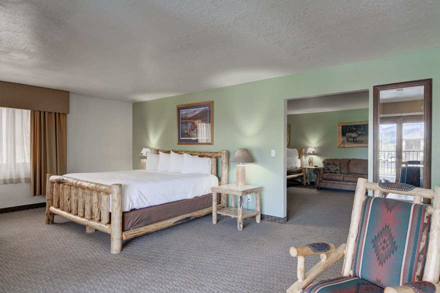 2 King Bed Suite with Mountain View at The Ridgeline Hotel at Yellowstone