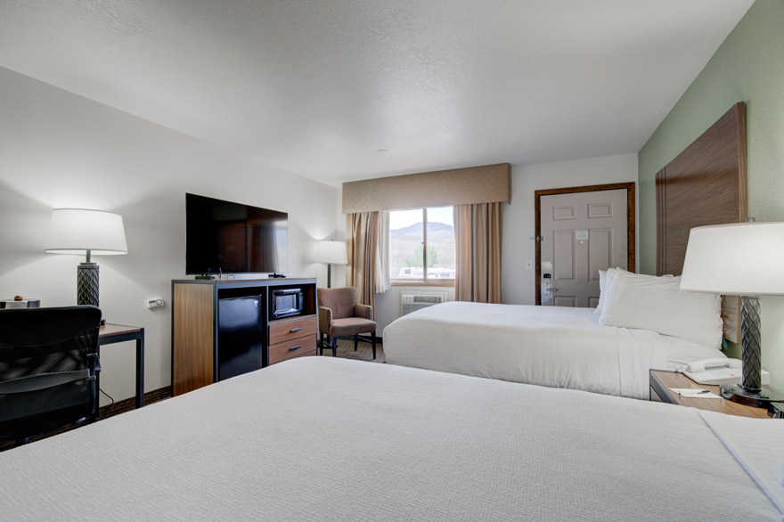 Mountain View 2 Queen room at The Ridgeline Hotel at Yellowstone