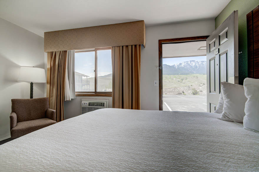 Mountain View 2 Queen room at The Ridgeline Hotel at Yellowstone