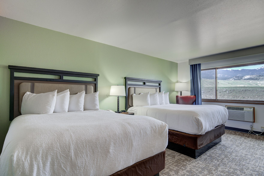 River View 2 Queen room at The Ridgeline Hotel at Yellowstone