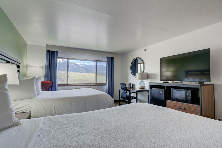River View 2 Queen room at The Ridgeline Hotel at Yellowstone