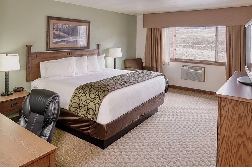 King room with Mountain View at Best Western by Mammoth Hot Springs
