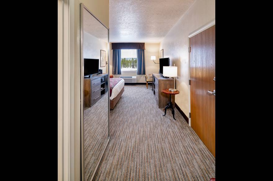 ADA Deluxe room entryway at Yellowstone Park Hotel
