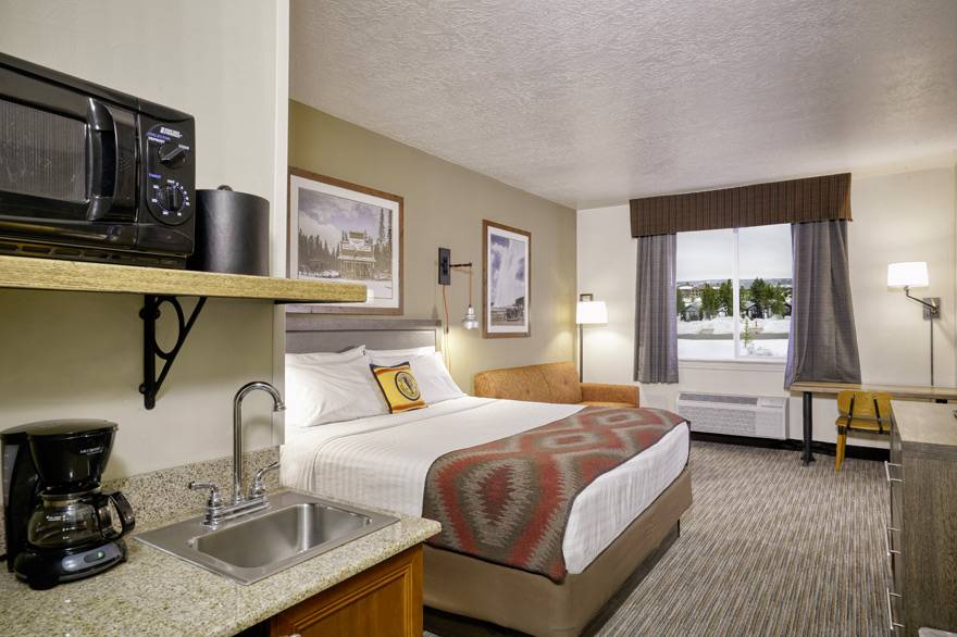 Yellowstone Park Hotel Spa Suite