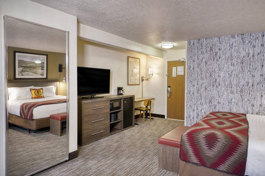 Yellowstone Park Hotel Standard King Room