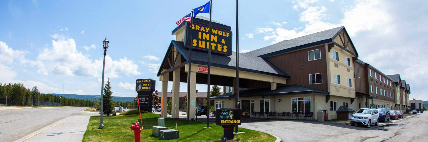Gray Wolf Inn and Suites street view