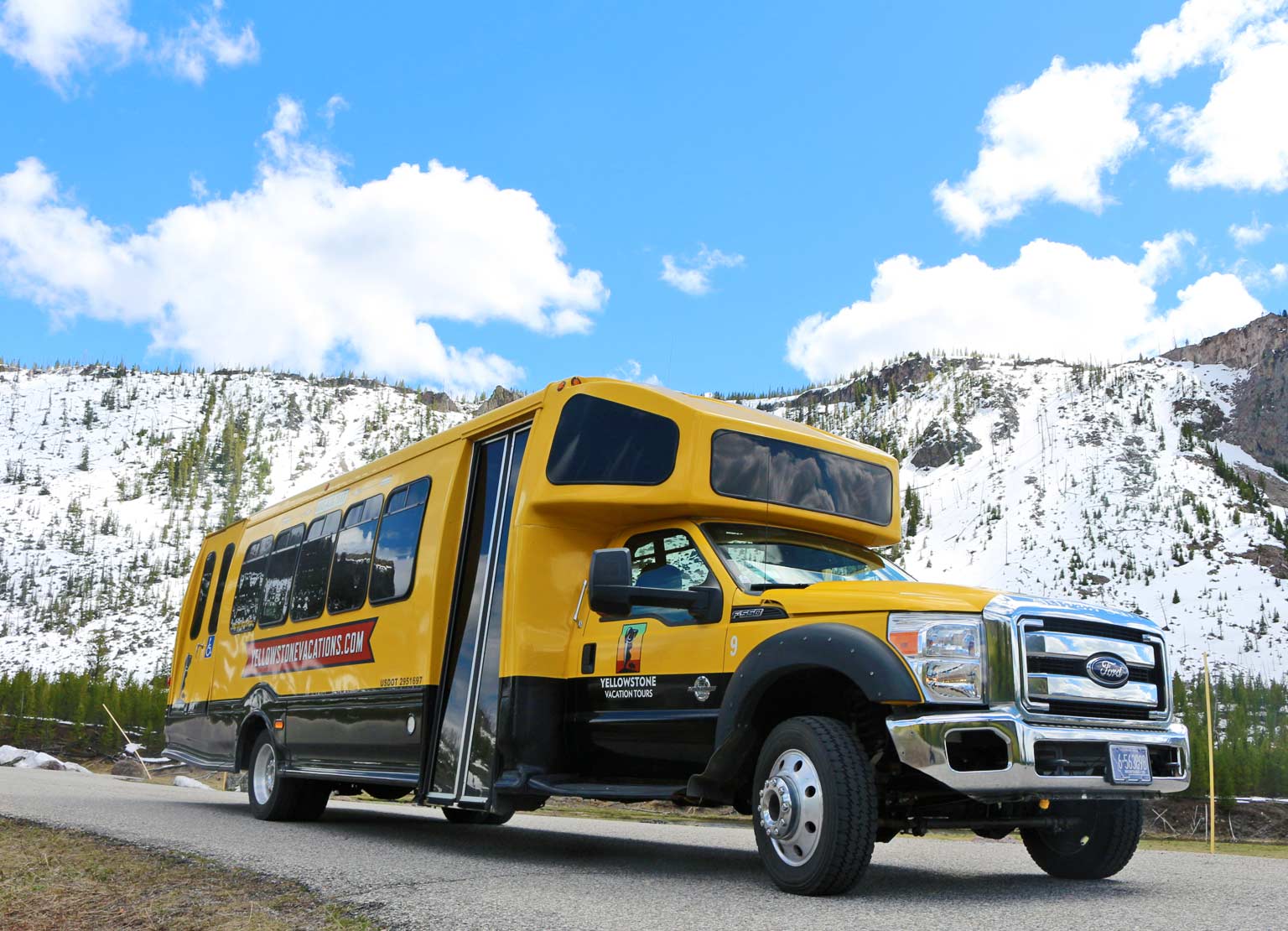 Yellowstone summer bus tours, Yellowstone tours