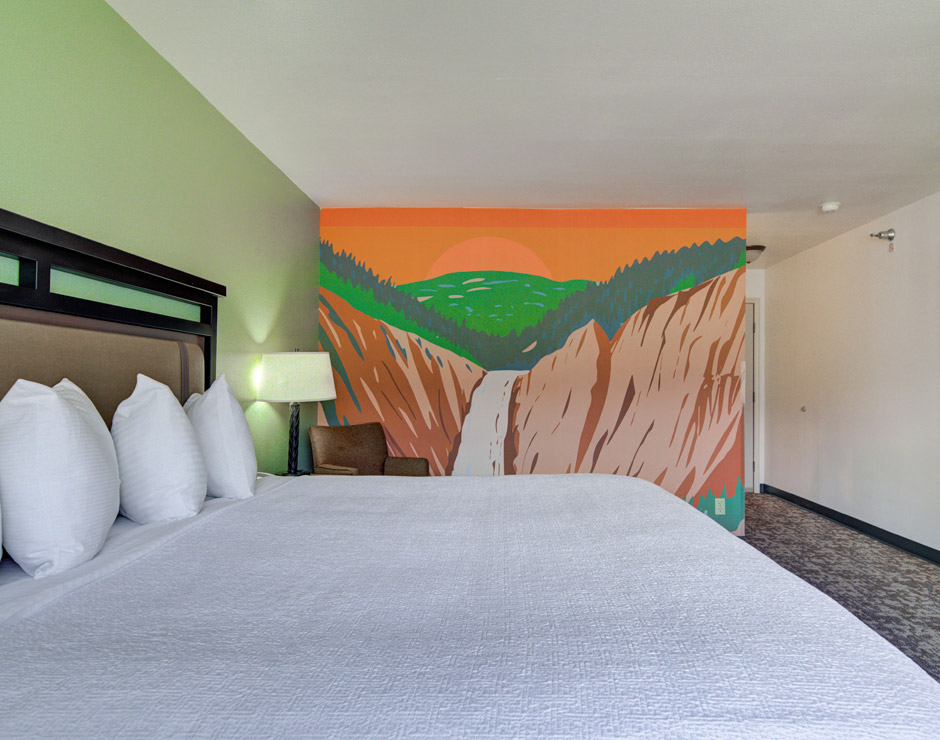 Guestroom interior at The Ridgeline Hotel at Yellowstone in Gardiner, MT